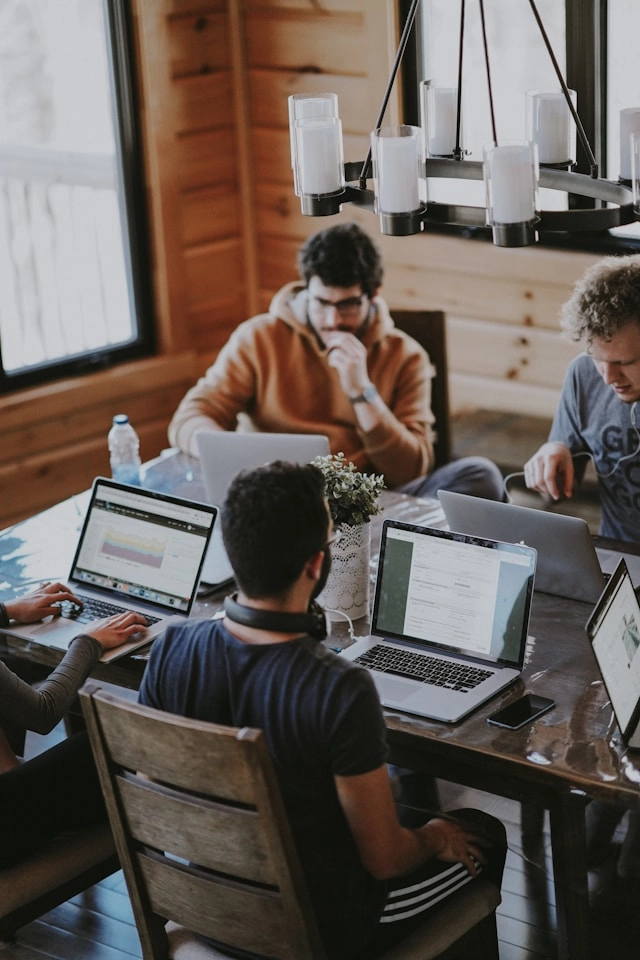Collaborating software engineers